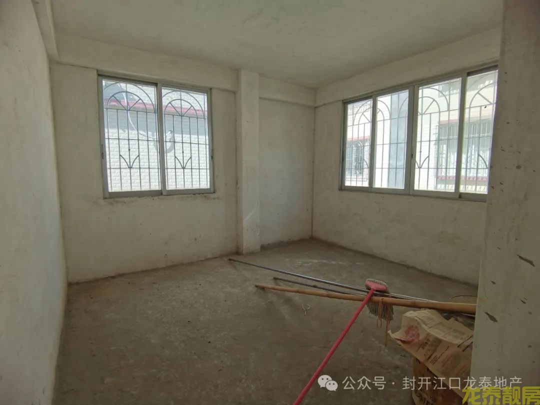 河南自建房三陈半 门前大路宽 