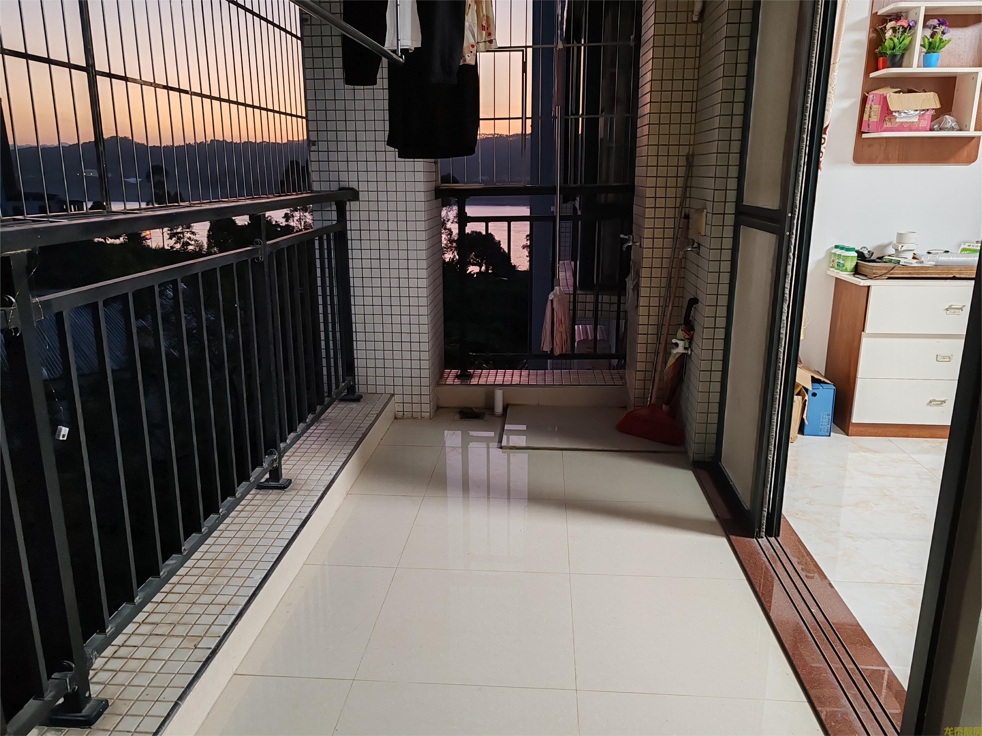 粤江花园，电梯4房，靓楼层