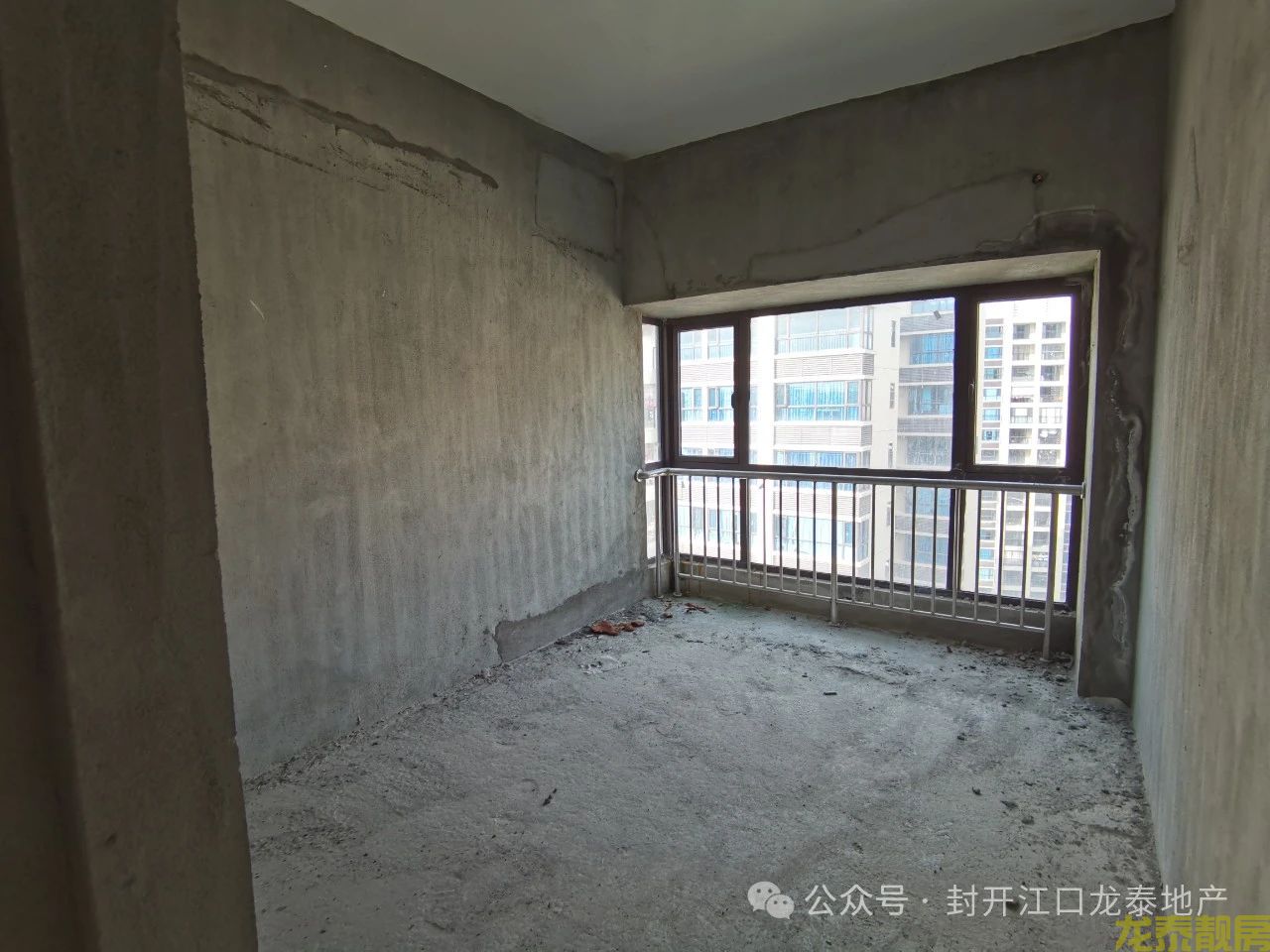 佰隆山河电梯毛坯高层4房