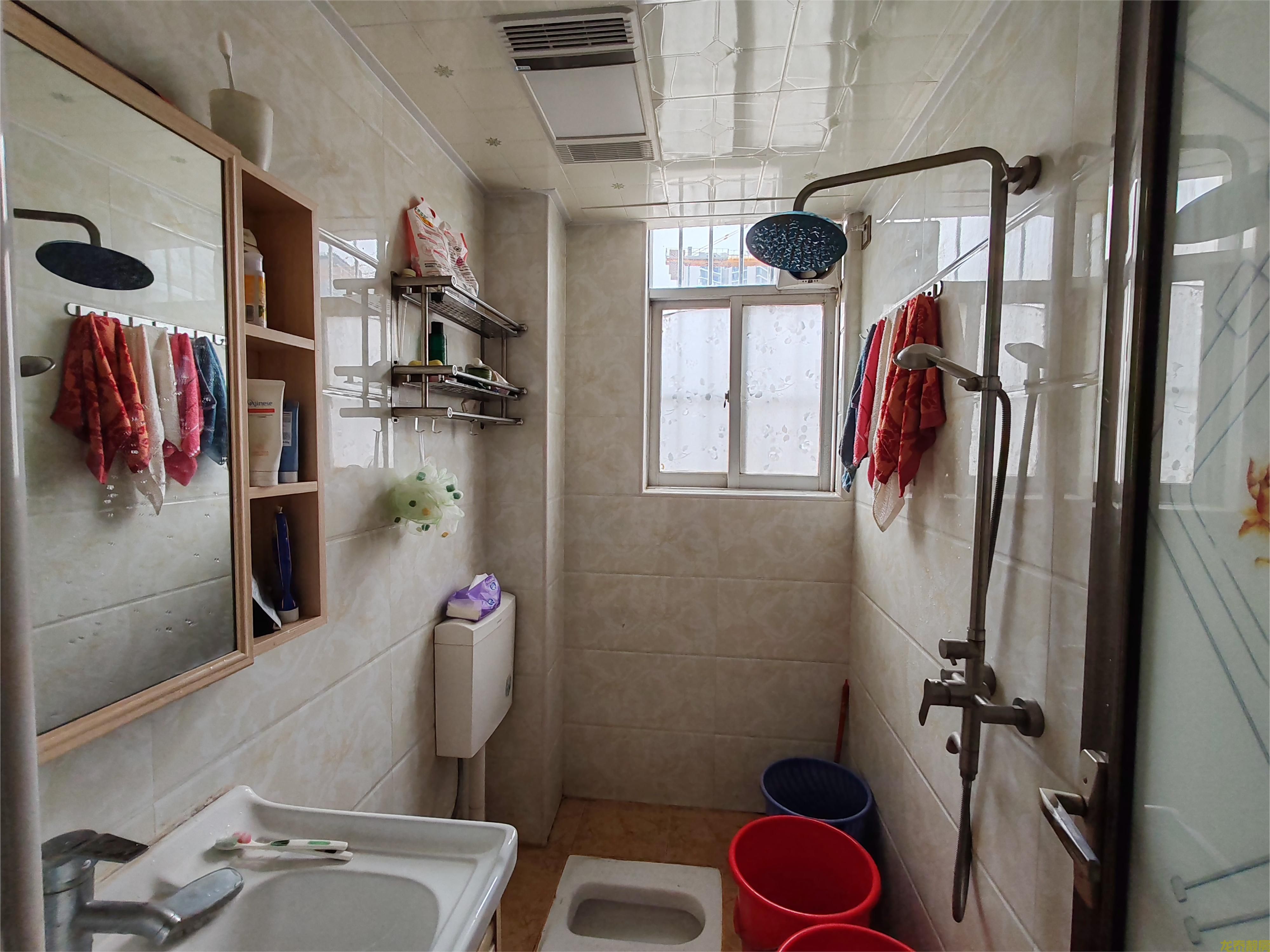 广信新城步梯南向