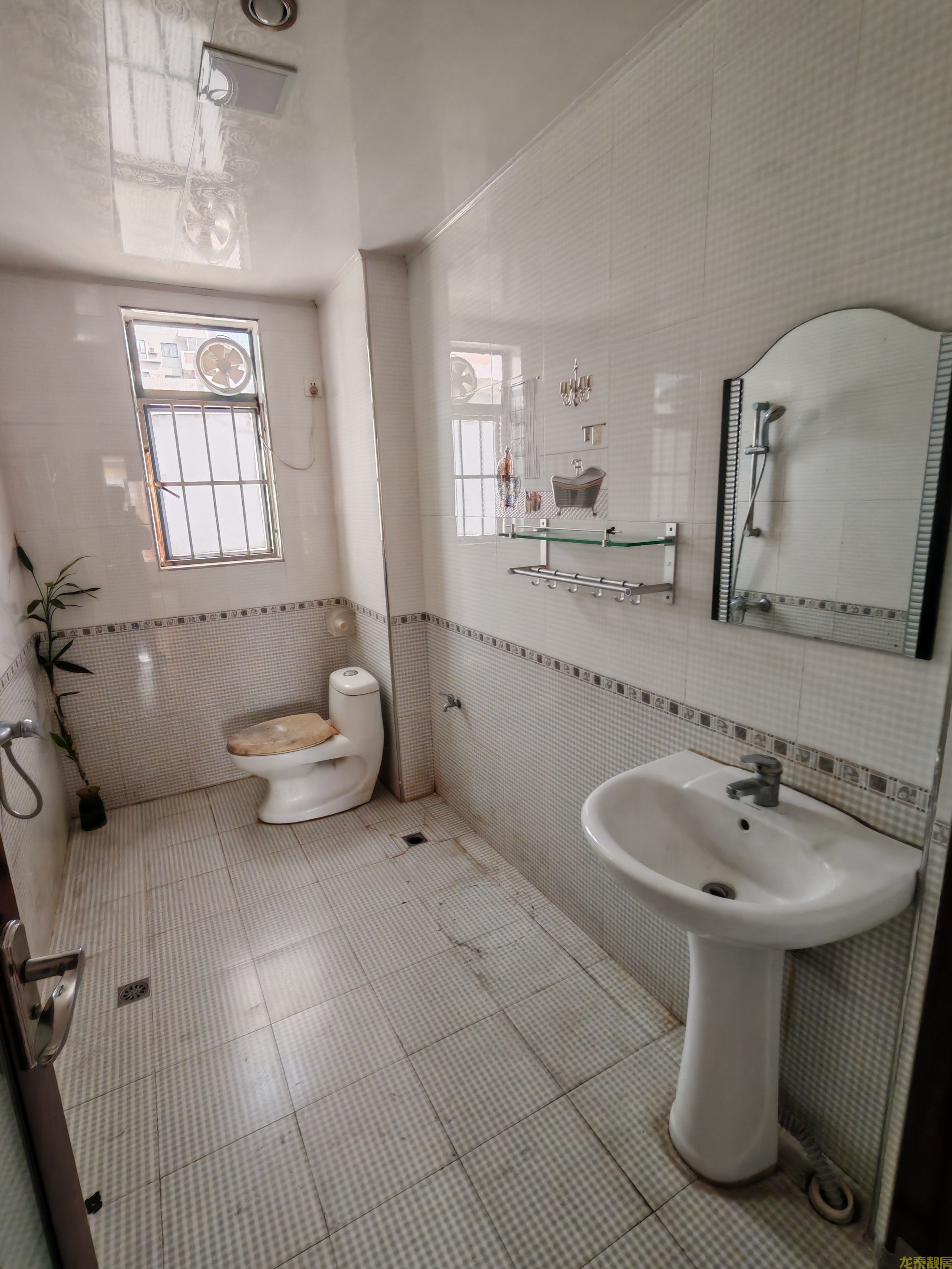 盛世商贸城电梯高层