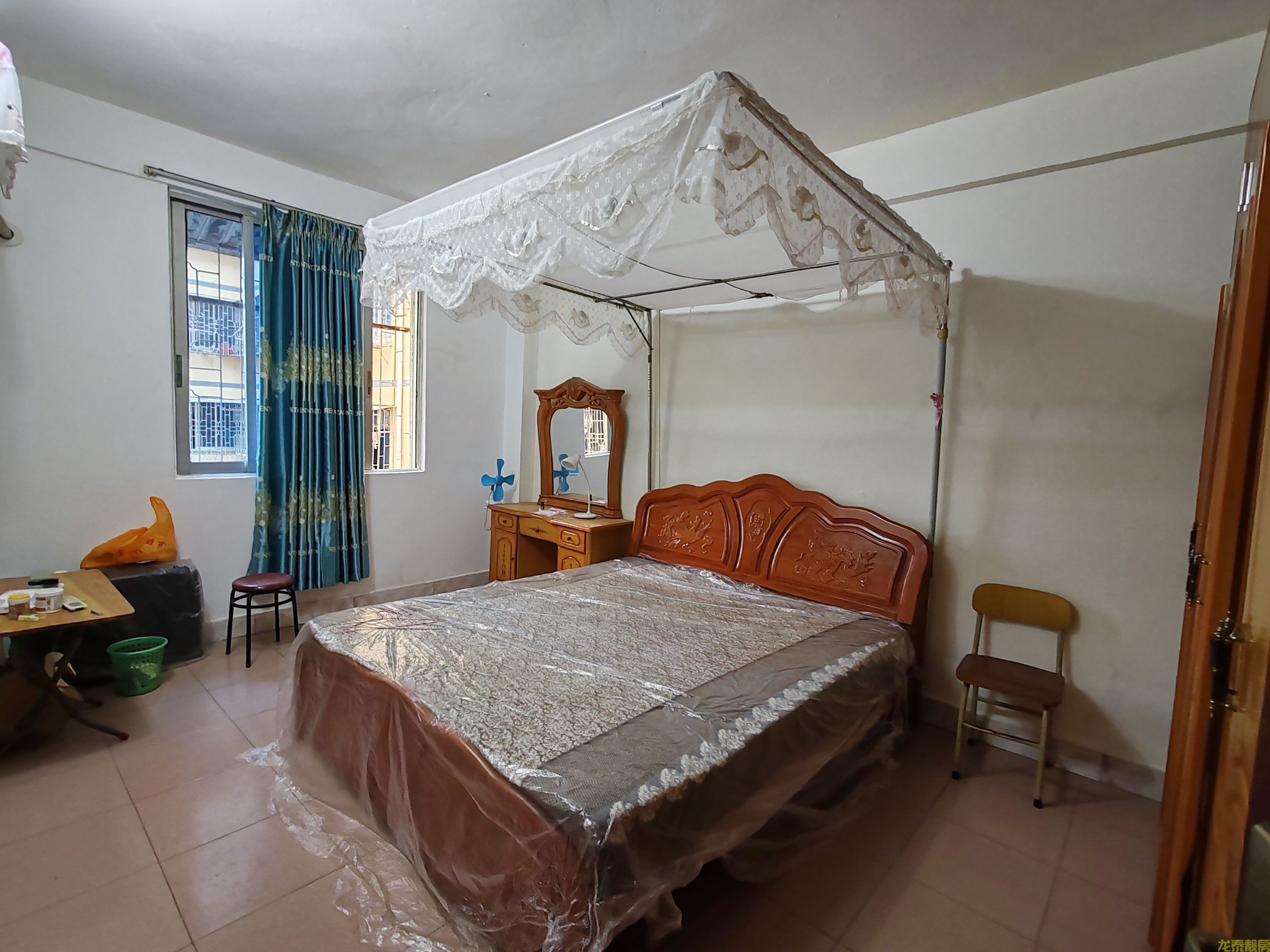 三元教师村步梯三楼