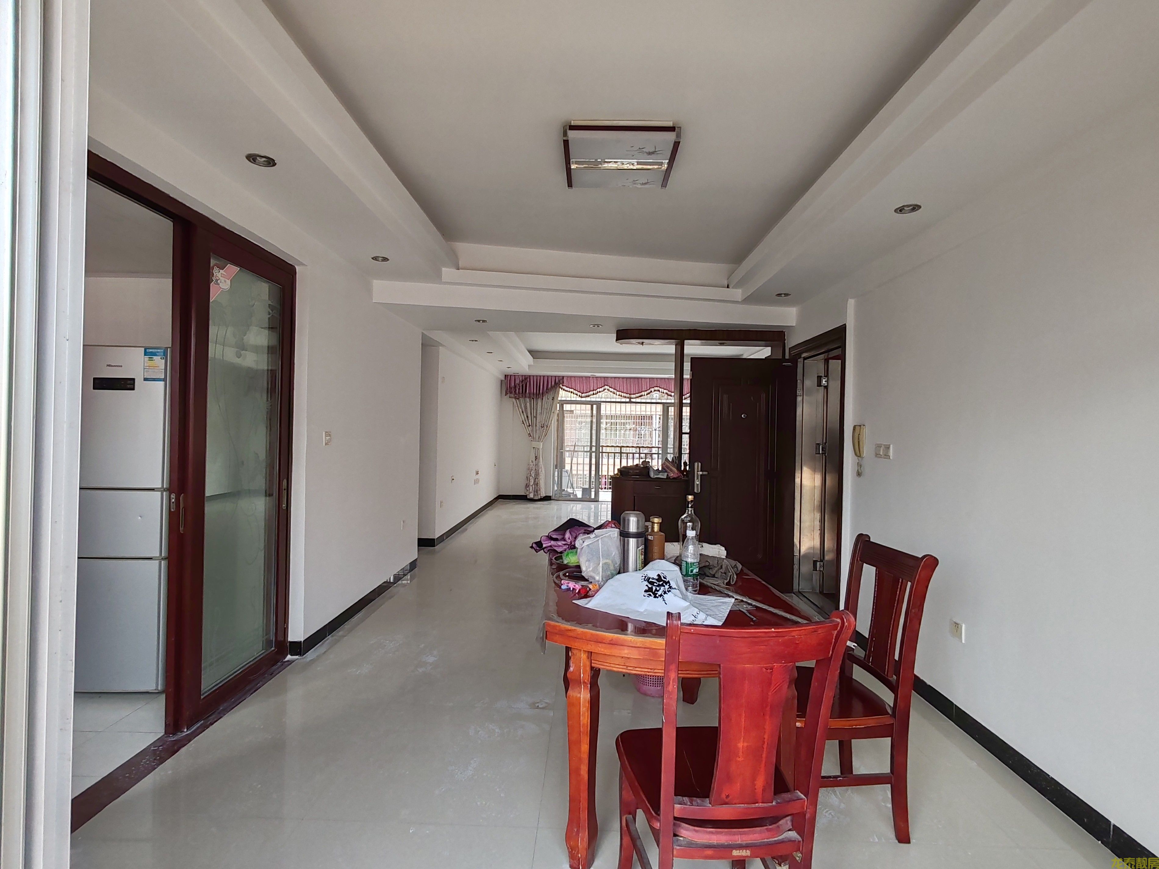 广信新城步梯7楼大户型