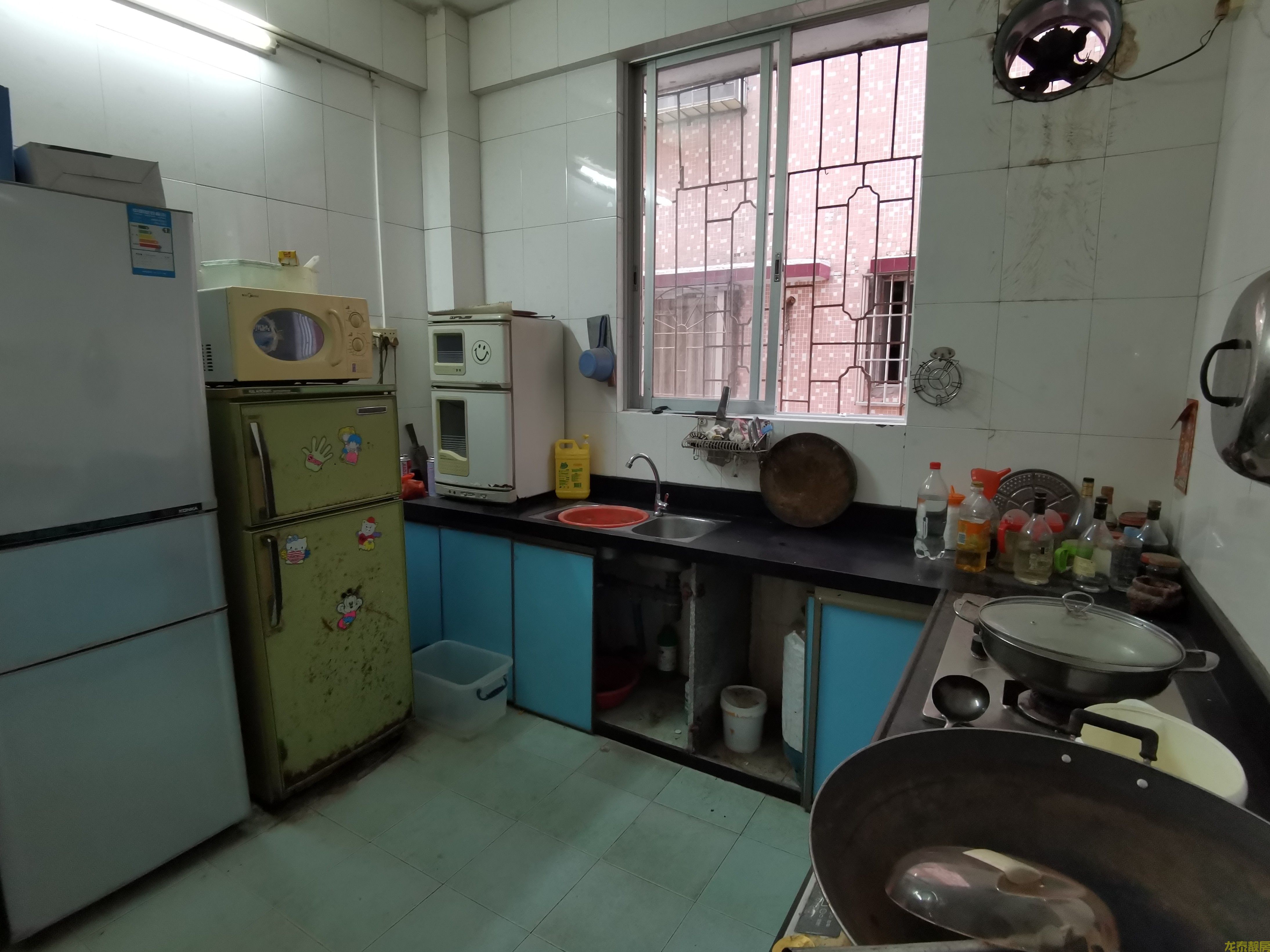 青果场三层半自建房便宜出售