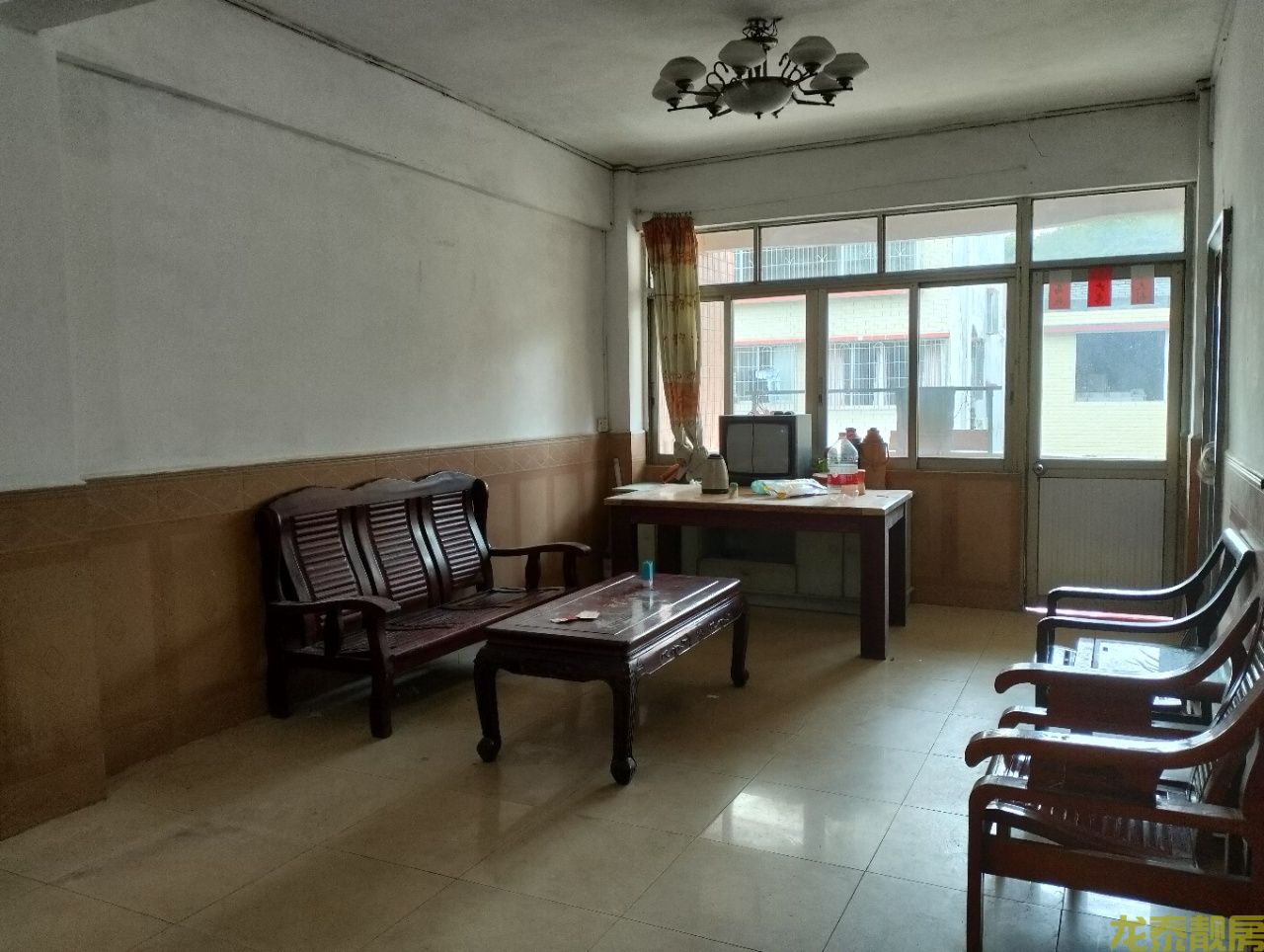 河南三村里步梯三楼两房