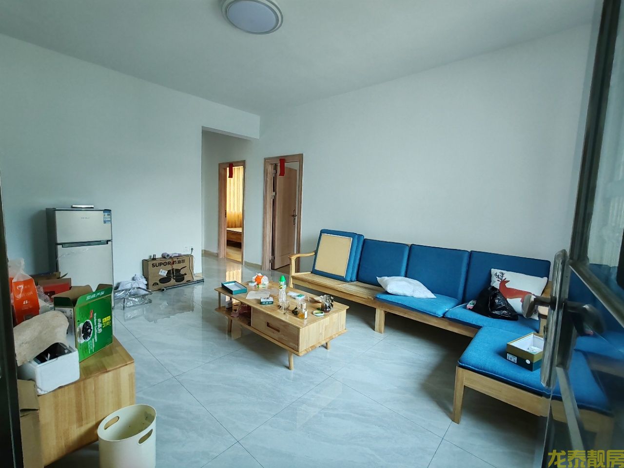 曙光村步梯二楼两房出租