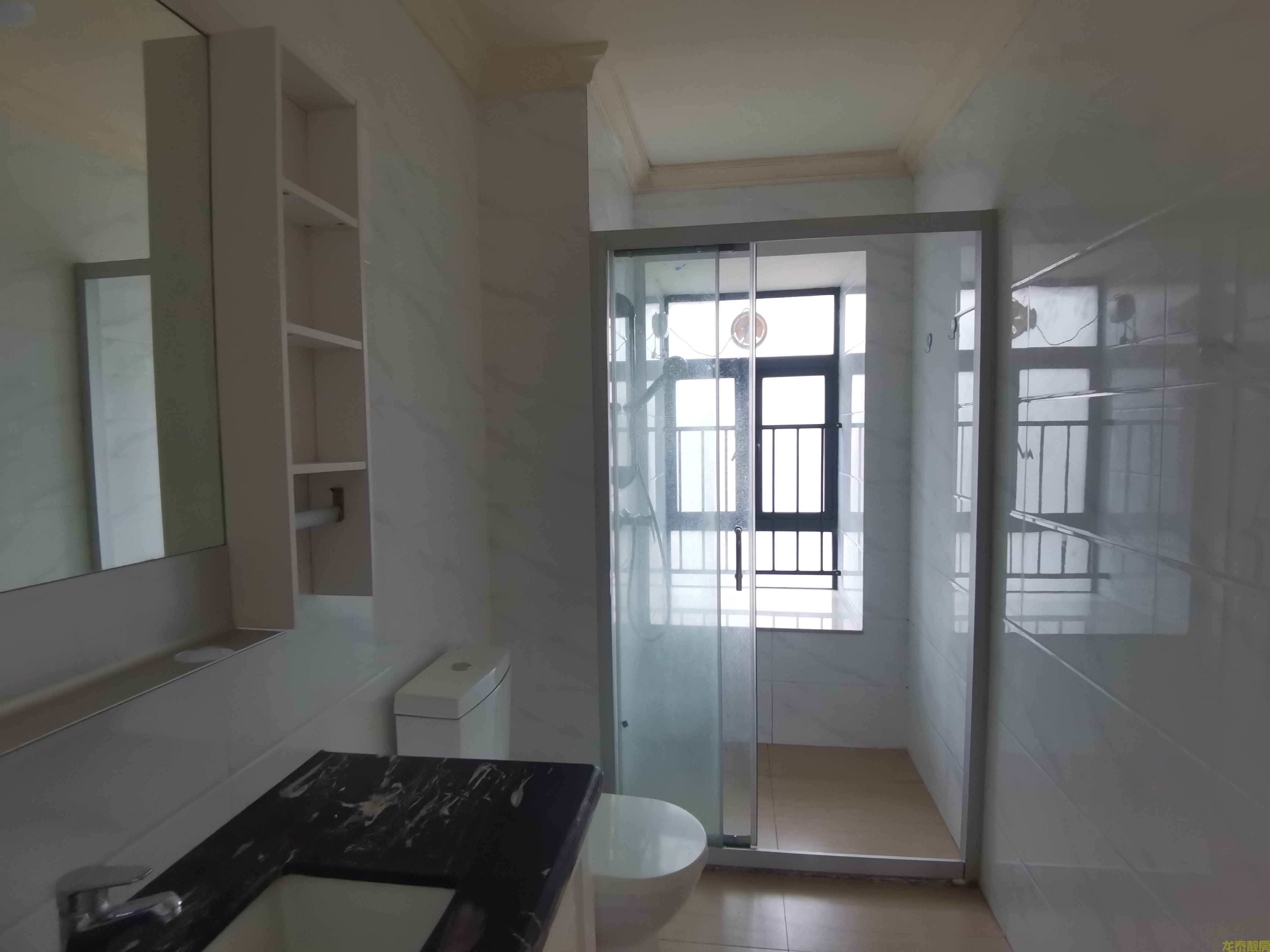 豪园一梯一户南北对流精四房高楼层