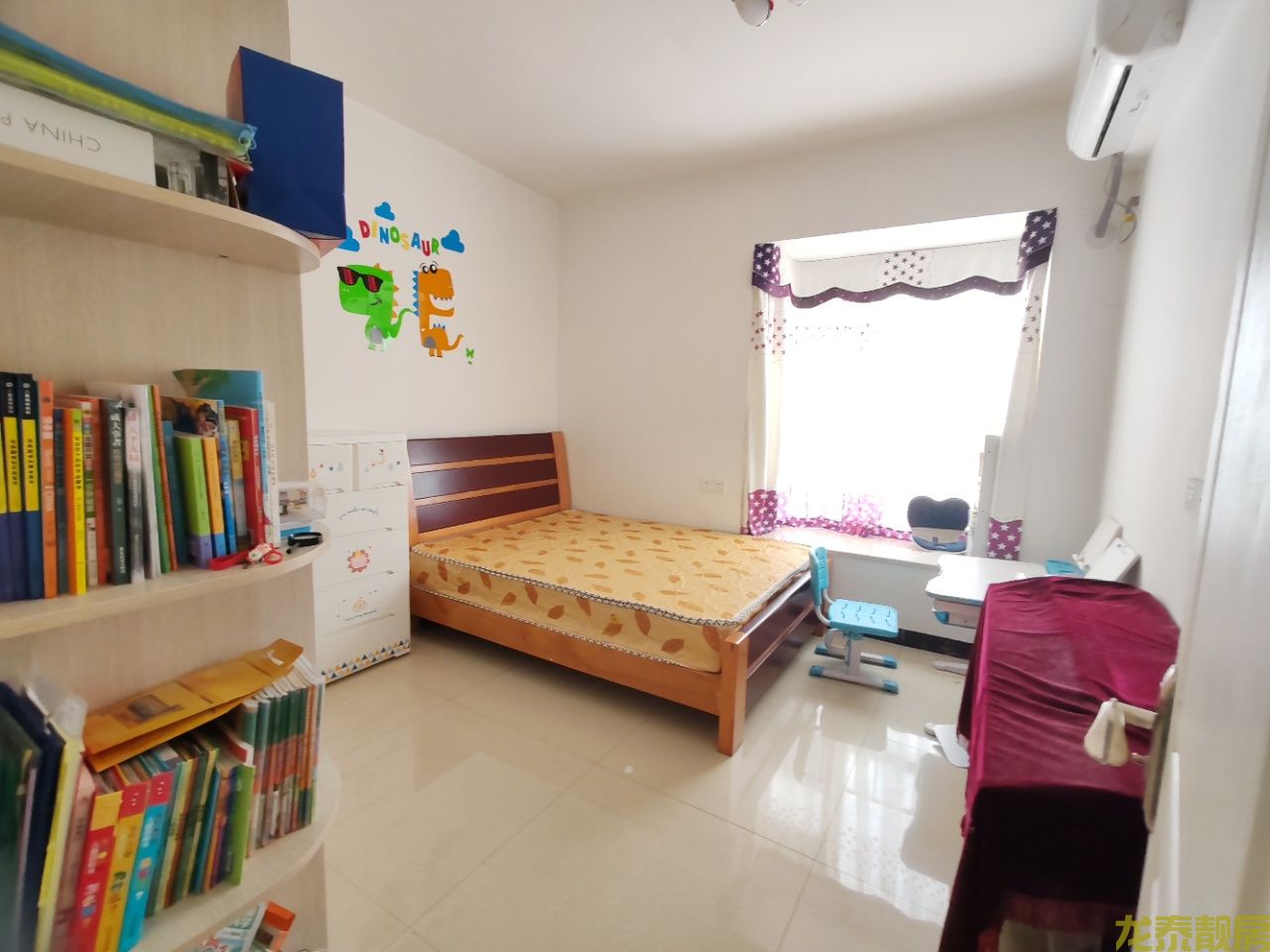 广信嘉园中高楼层精装三居室，附带全套家私家电