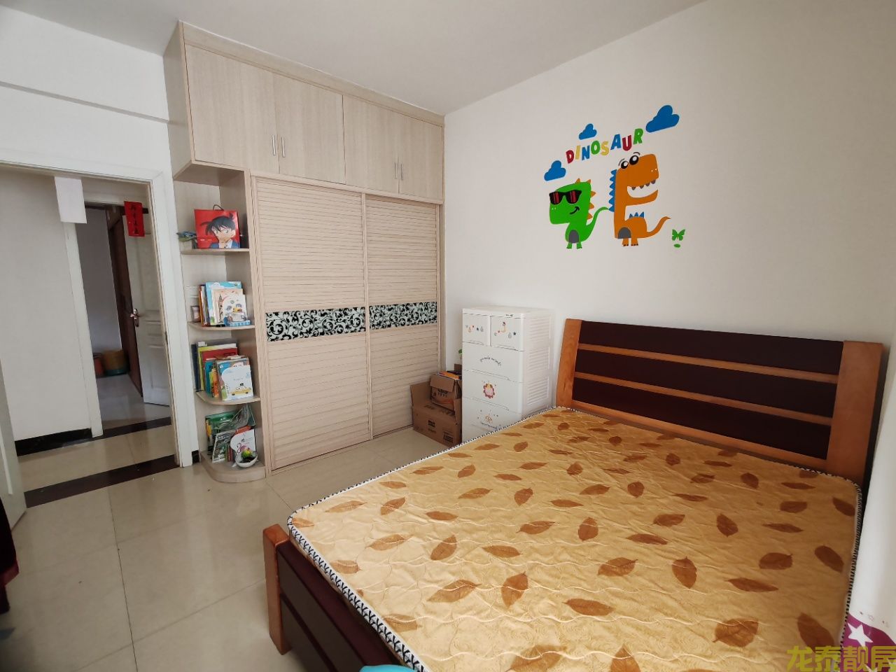 广信嘉园中高楼层精装三居室，附带全套家私家电